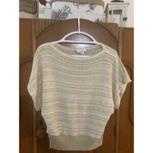 Chesley Vintage Women Beige Sweater with Hint Gold Glitter.   Size Small.  B41